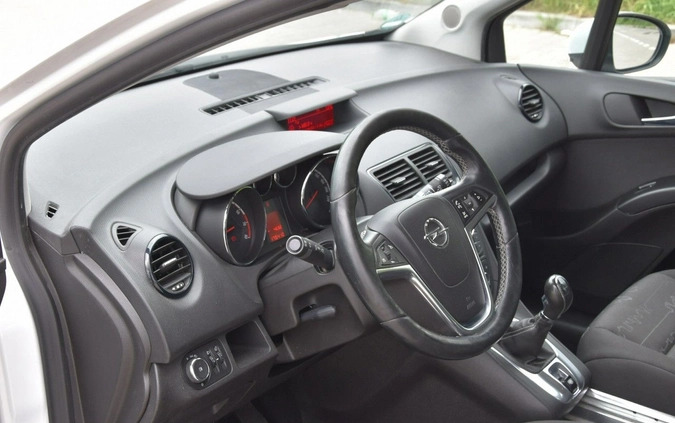 Opel Meriva cena 24899 przebieg: 174000, rok produkcji 2016 z Krasnystaw małe 407